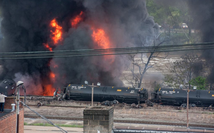 Lynchburg, VA oil train derailment (2014)