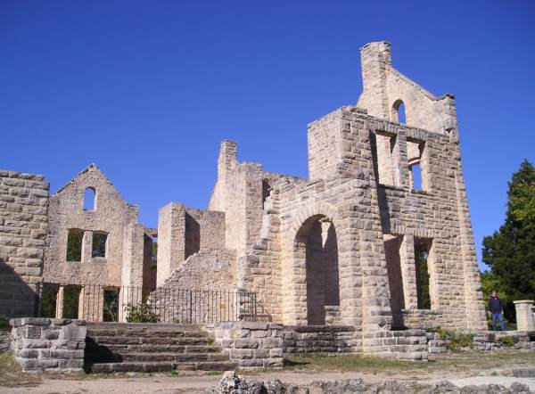 Castle ruins at Ha Ha Tonka State Park at Lake of the Ozarks
