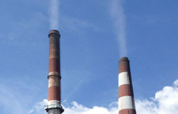 ED Edwards power plant smoke stacks