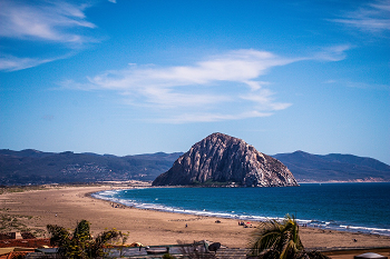 Morro Bay and beach with Morro Rock prominant on a sunny day
