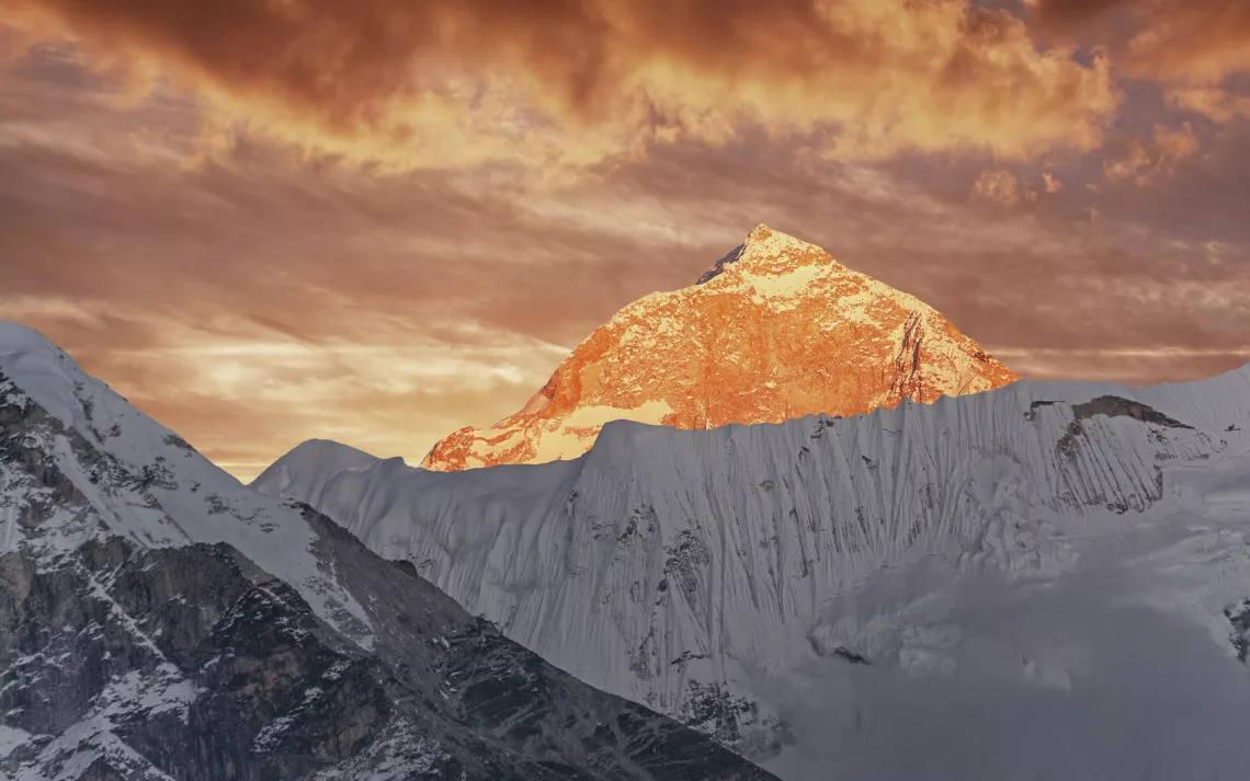Mt. Makalu, Everest.