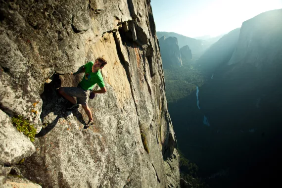 Valley Uprising features bold newcomer, Alex Honnold, as he free solos the big walls of Yosemite.