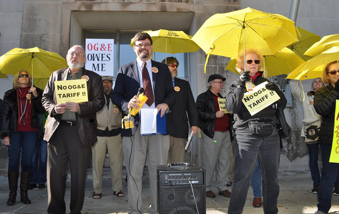 Solar advocates rally at OG&E HQ in OKC