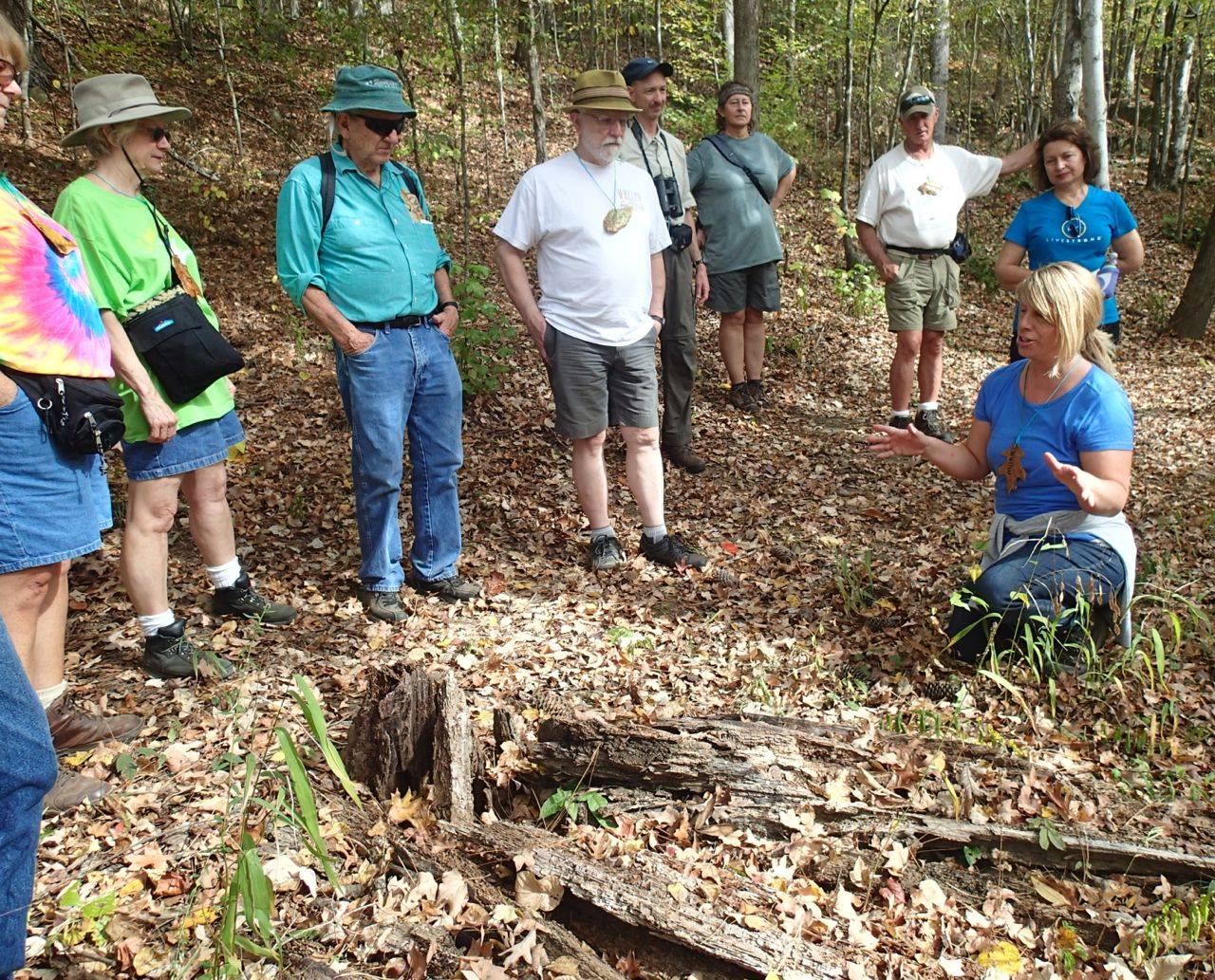 Mona-Britt Folds explains edible wild plants
