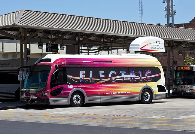 Electric Bus - photo author SanJoaquinRTD