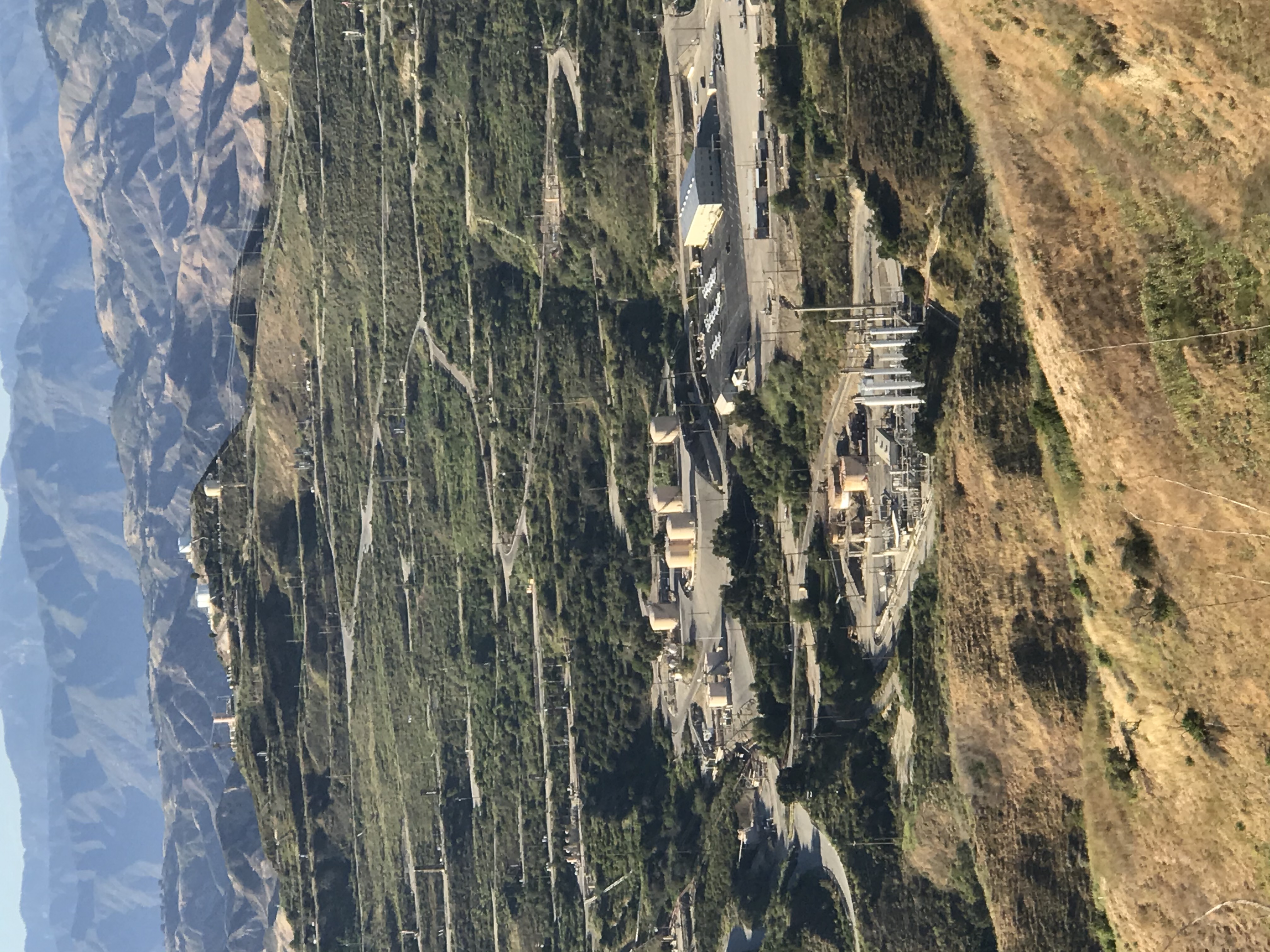 Aera Energy’s facility behind the hills along Ventura Avenue. Major issues on oil in Ventura County now revolve around whether or not new wells should be subject to more environmental review. (Photo by John Hankins)