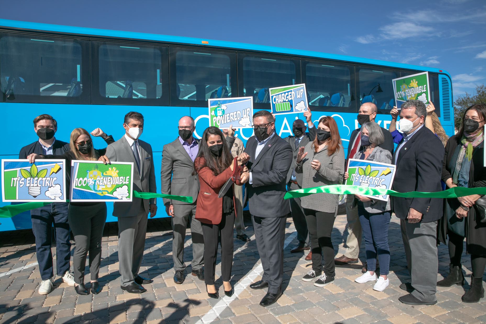 Santa Barbara County’s first-ever electric commuter bus is unveiled on January 28, at the Avenue of the Flags in Buellton. Photo by BYD.