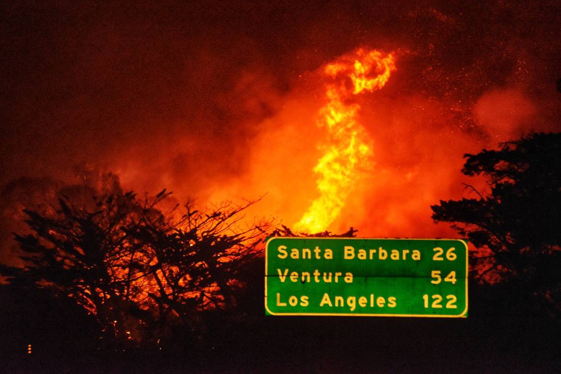 Road sign near Alisal fire KCBX Newshttps://twitter.com/KCBXnews/status/1447934643018379272/photo/1