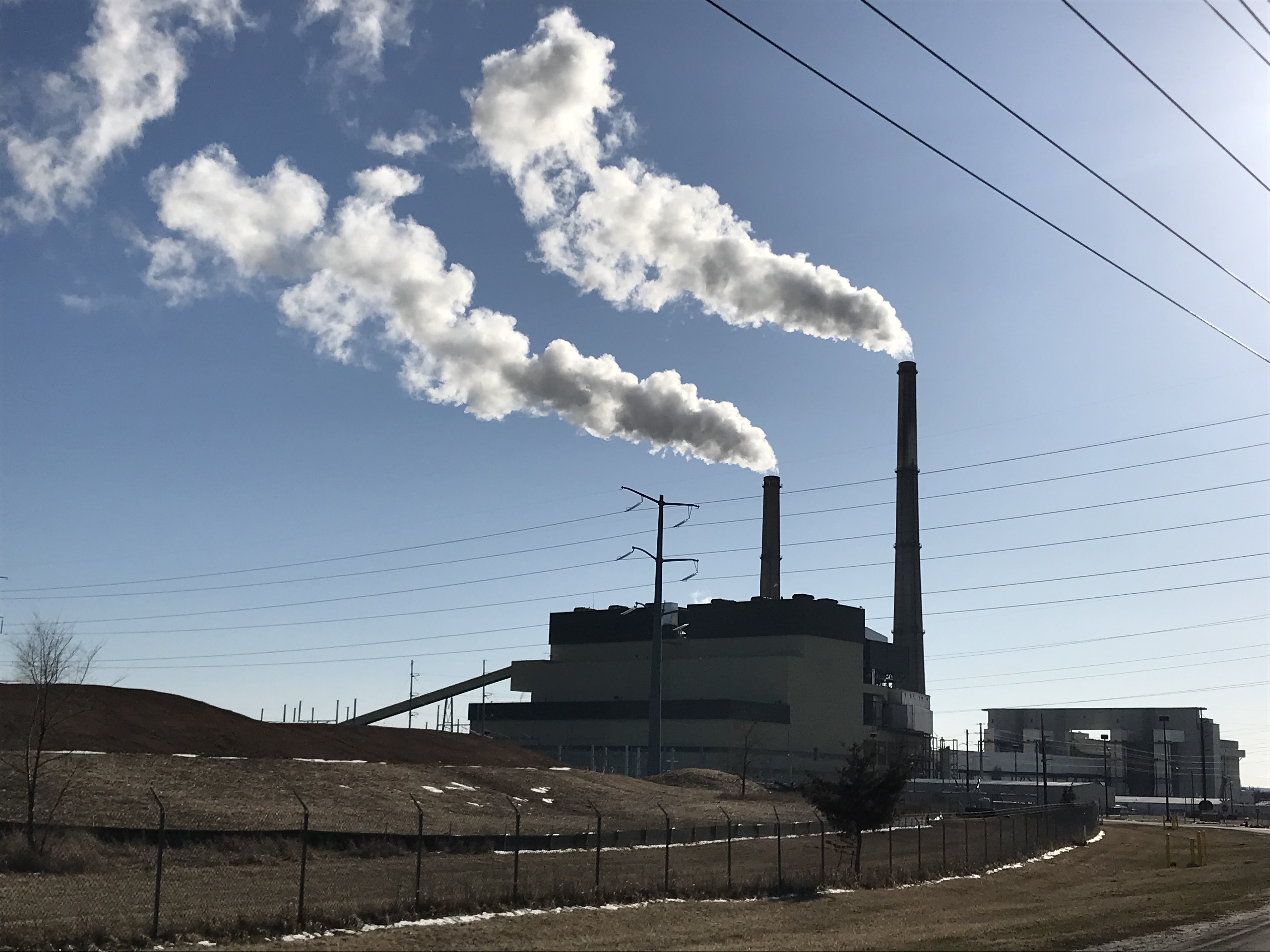 Plumes of pollution being released from the smokestacks of the Columbia coal plant