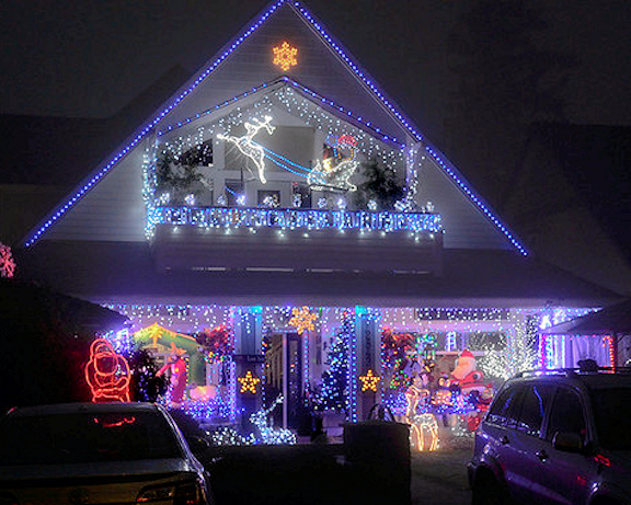 xmas lights on house