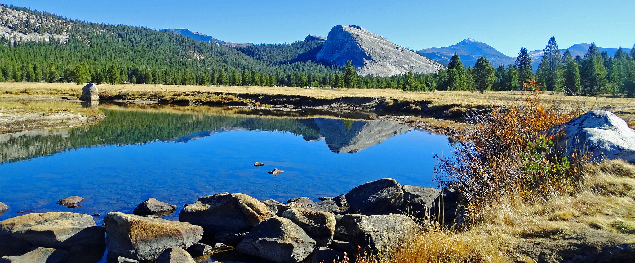 A bend in the Tuolumne River in Yosemite National Park