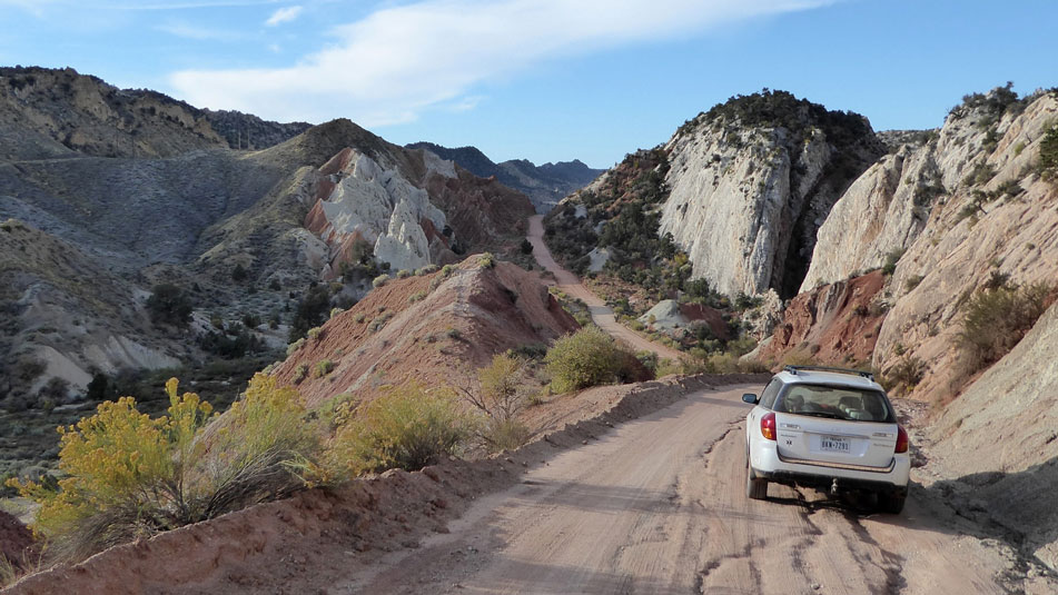 Looking north on Cottonwood Canyon road in GSENM