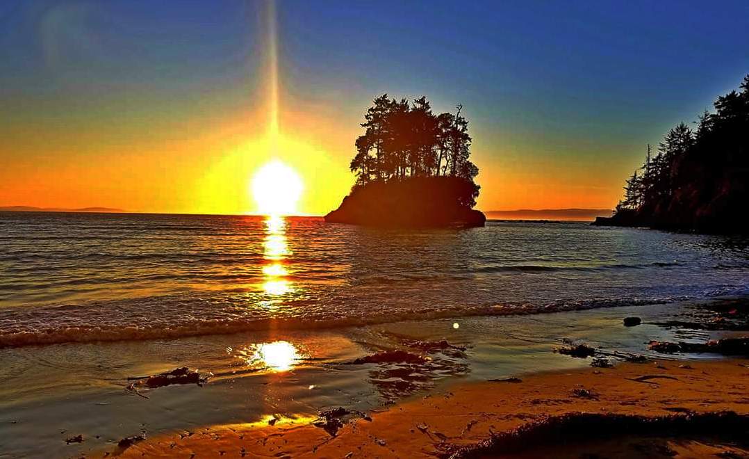 Appalachian Trail looking southwest from Rocky Top