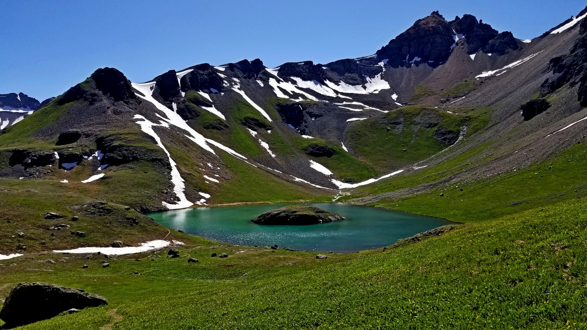 Island Lake with mountains in background