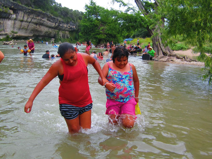 Kids splashing in Guadalupe River