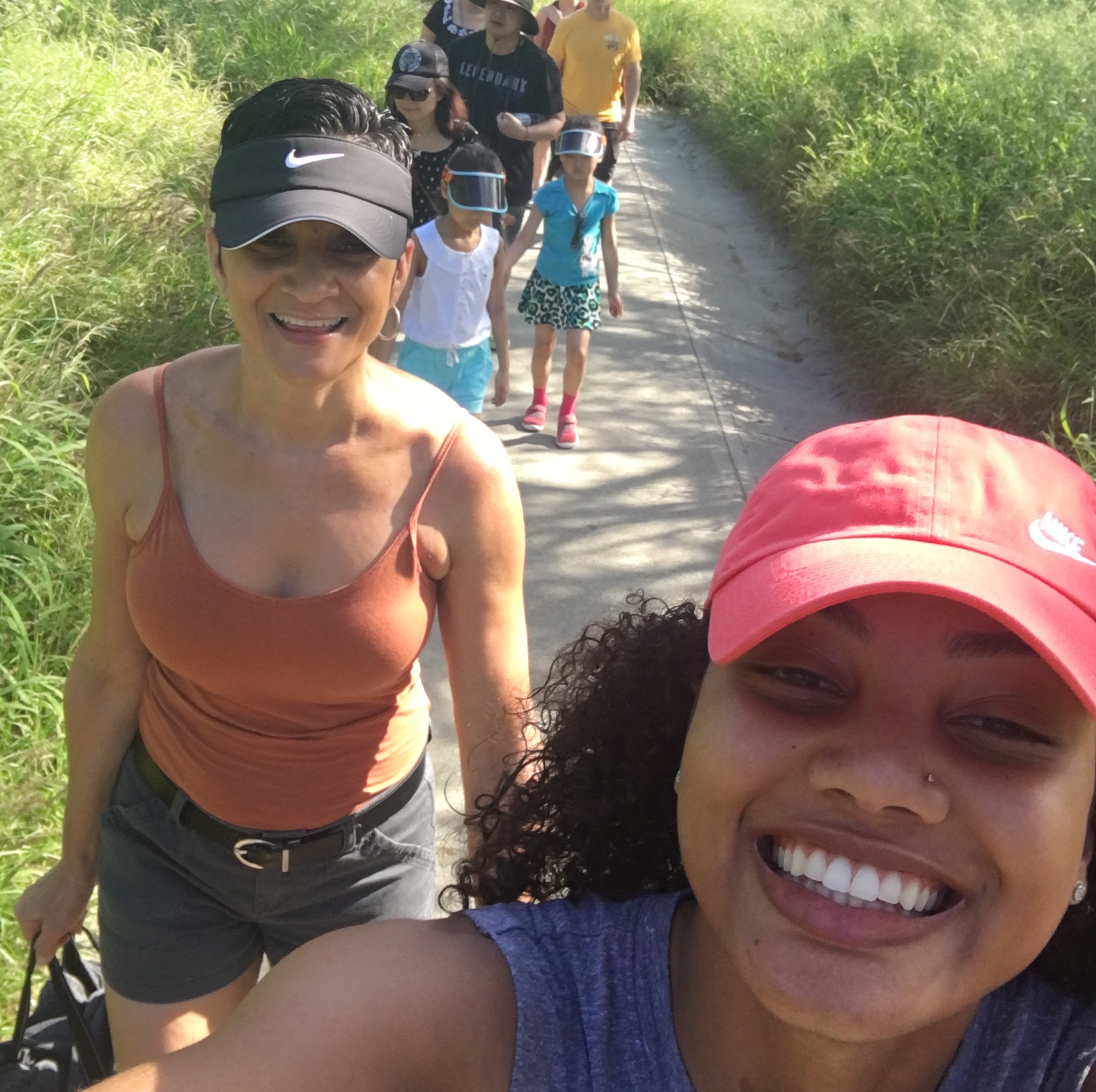 Ashli and her mom in Hawaii