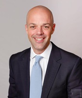 Adam Hinds headshot