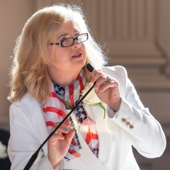  Alison Leary headshot