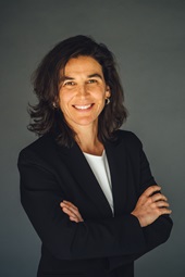 Christina Minicucci headshot