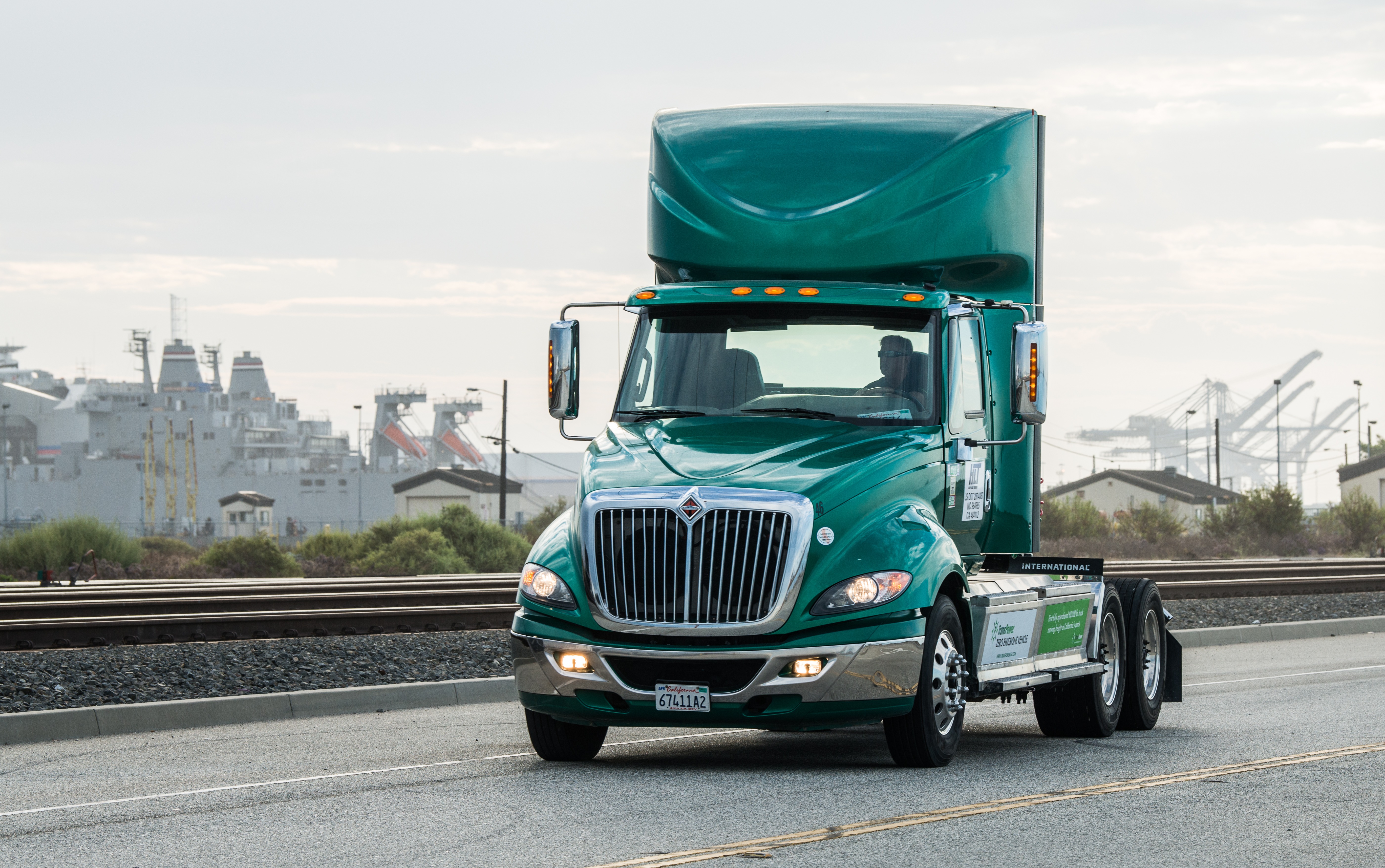 Electric heavy duty truck from Trans Power used to move freight at the Long Beach Port in California. (Photo by Dennis Schroeder / NREL)
