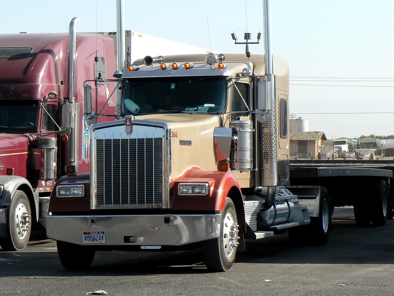 Freight truck