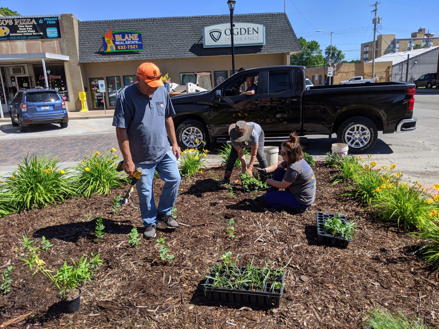 Petersburg Pollinator volunteers