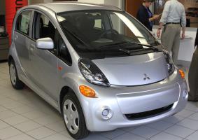 With the addition of 1000 charging stations in KC, we’ll soon be seeing more all-electric vehicles like the Nissan Leaf on the road, Photo by Claus Wawrzinek