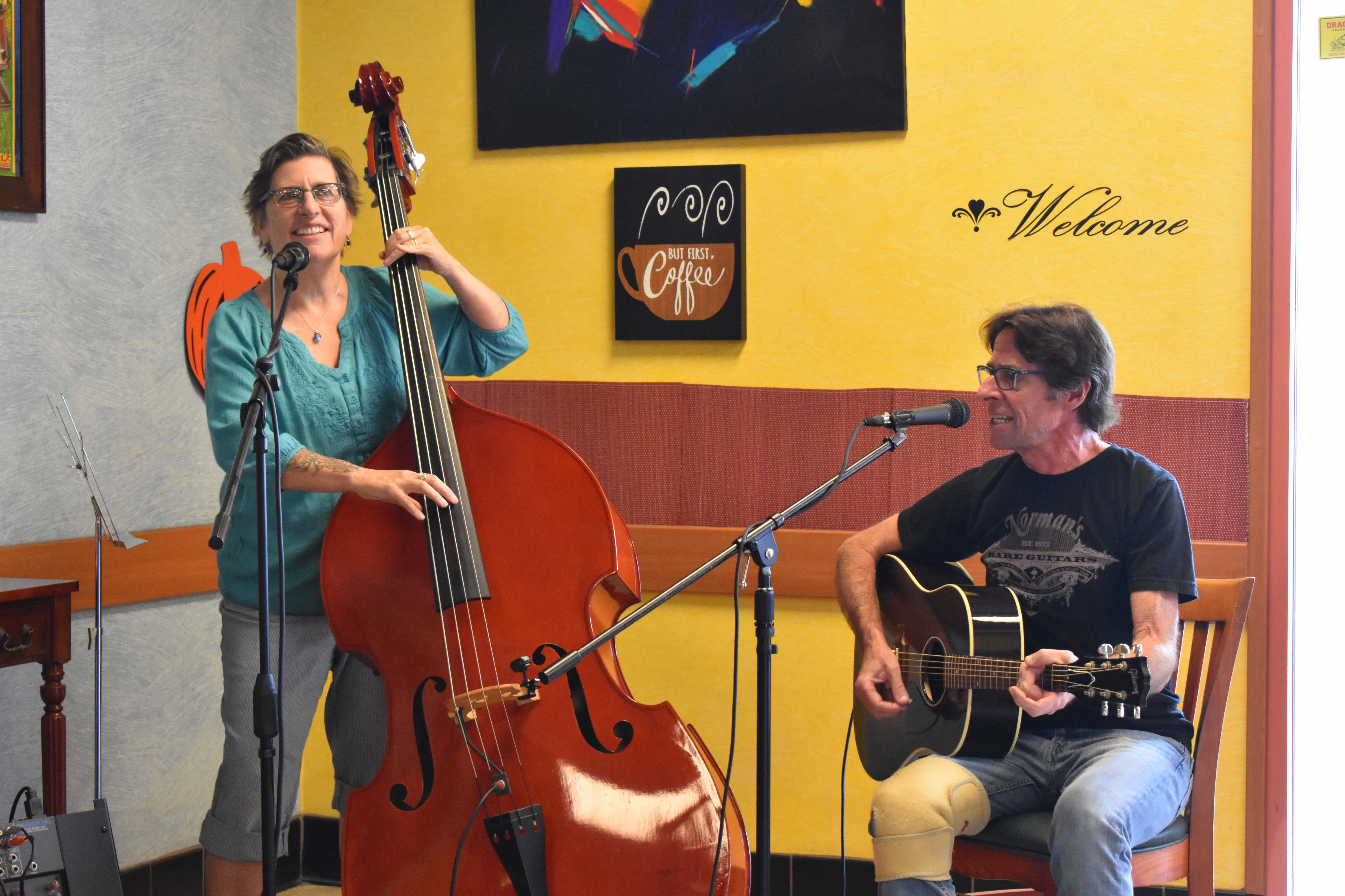 Ruby and Skye Perform at Open Mic, Photo by Sergio Flores