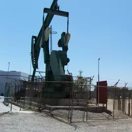 oil well with fence