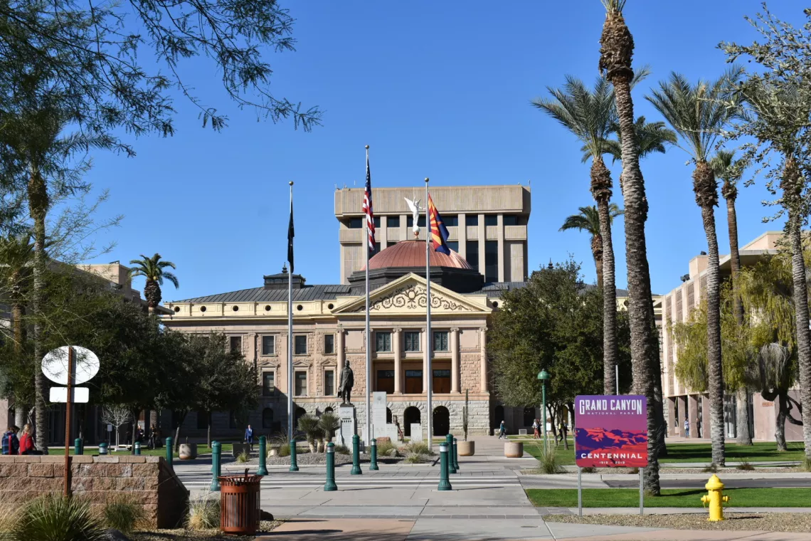 Photo of the Arizona Capitol Building 