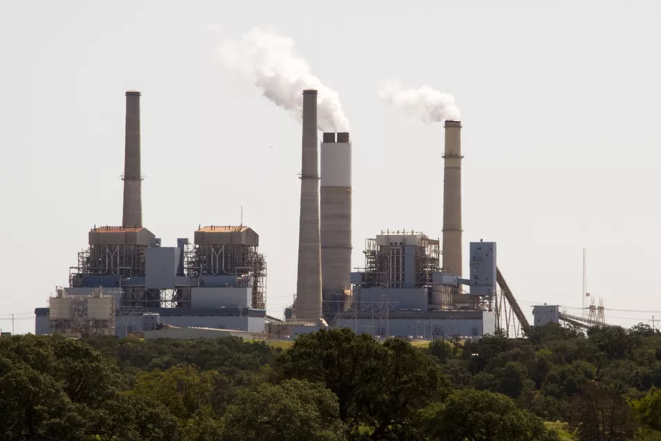 Fayette coal power plant (photo by Al Braden)
