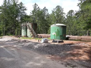 Oil tanks in SHNF