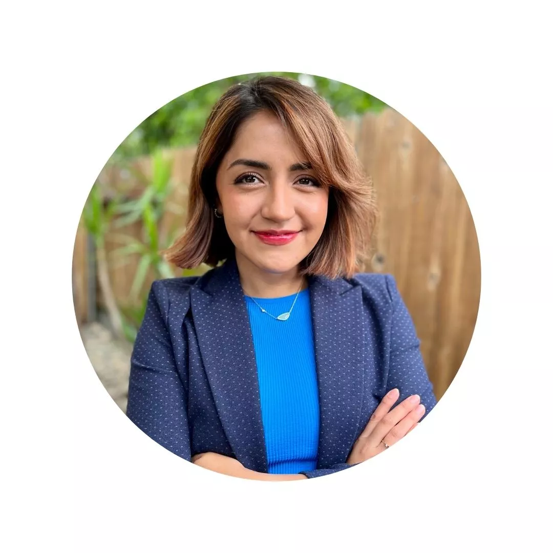 Gaby's headshot