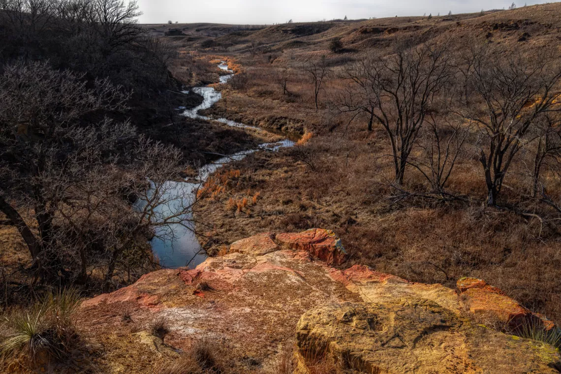 Hiking Trail along lake