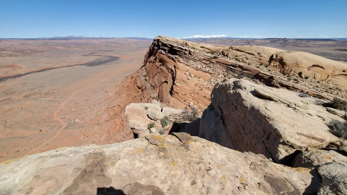 Looking north from the top of Comb Ridge
