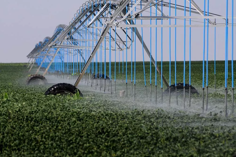 center pivot irrigation spraying crops