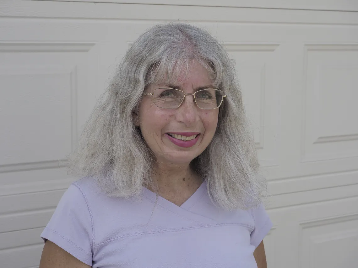 Carol Silva headshot