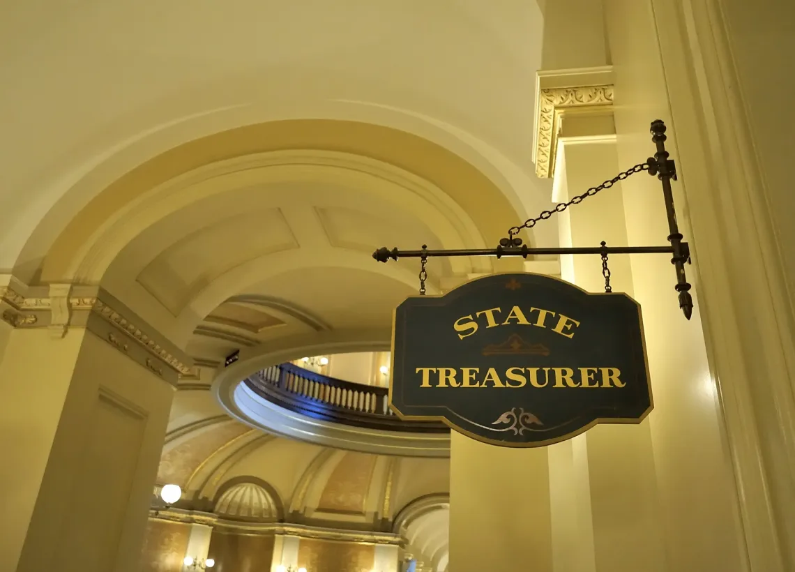statetreasurersign-istock-credit-rivernorthphotography-1