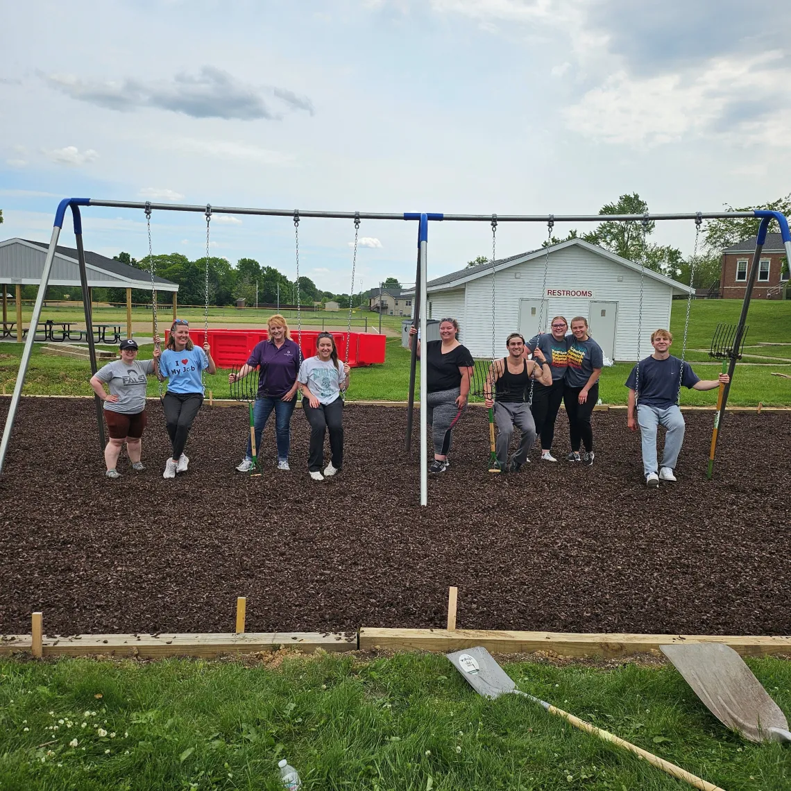 VFW swing set
