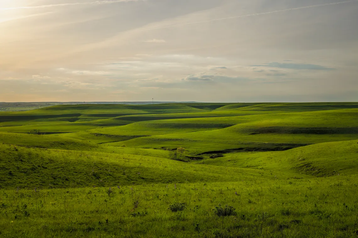 rollilng green hills