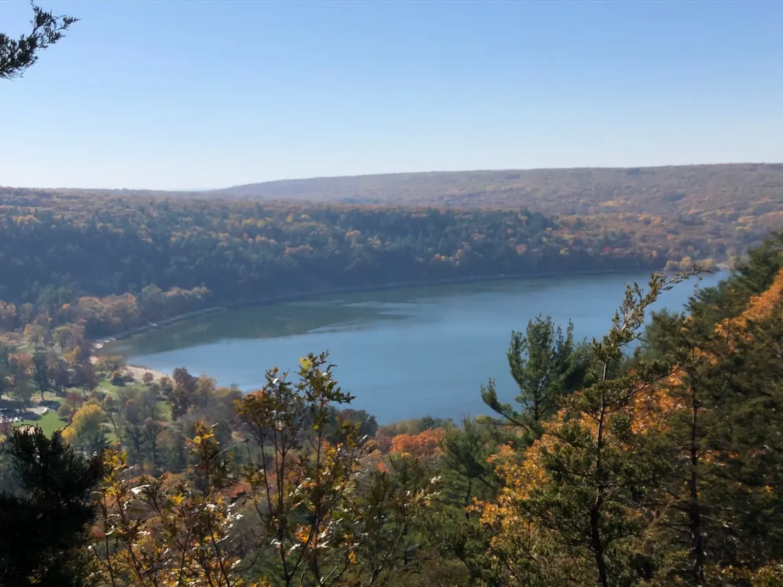 Overview of lake at Devil's Lake State Park