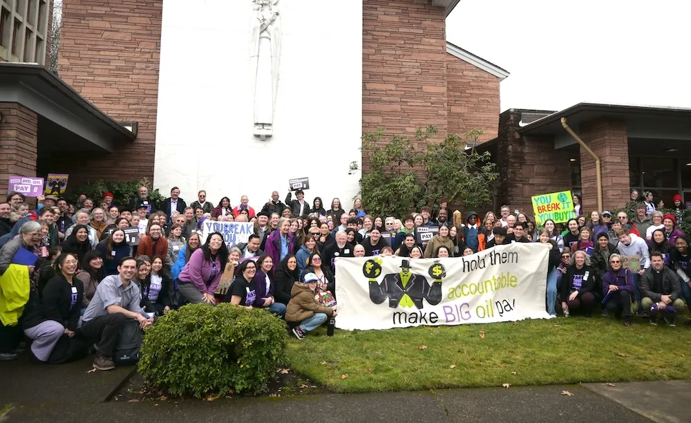 Group photo of a large group of advocates in Salem