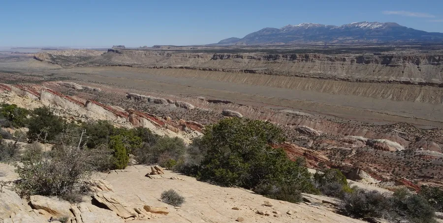 Looking north-northeast across Waterpocket Fold i