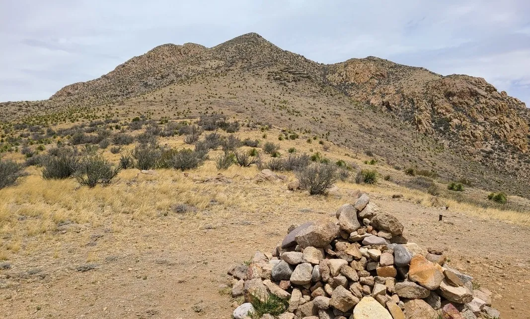 At Baylor Pass looking north towards Baylor Peak