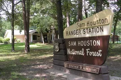 Sam_Houston_National_Forest_sign.jpg