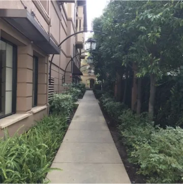 Landscaped paseo