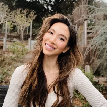 Leilei Joy Shih, Chair