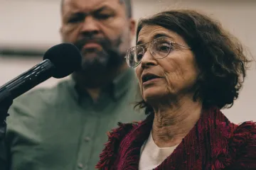 Cynthia Cannady speaks at a press conference advocating for urgent climate action. Photo by Bo Hakala