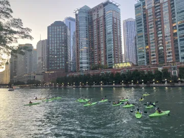 Paddling the Chicago River 