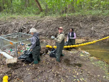 Trash trap cleaning, Greens Mill Run